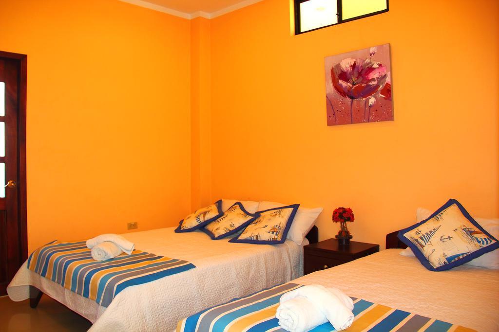 Hostal Duncan Puerto Ayora  Exterior foto